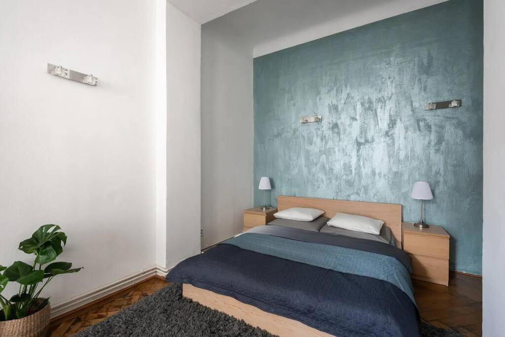 Spacious Apartment With Balcony At Wenceslas Sq Prague Exterior photo
