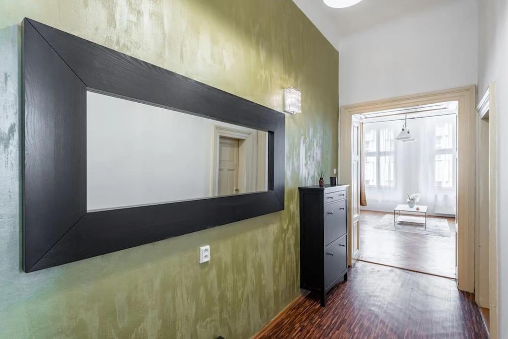 Spacious Apartment With Balcony At Wenceslas Sq Prague Exterior photo